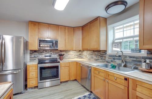Pointblank Casa | Point Blank Vacation Rental with Large Patio!