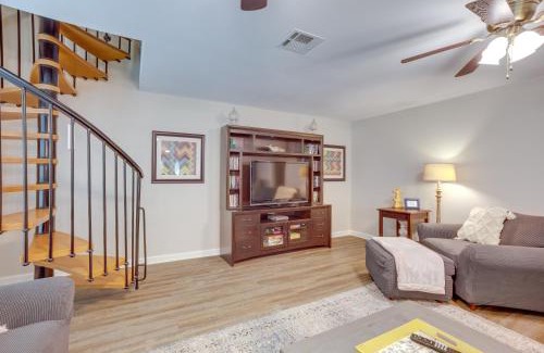 Pointblank Casa | Point Blank Vacation Rental with Large Patio!
