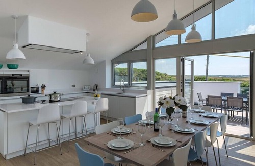 Polzeath Cabaña | POINT BREAK, family friendly, with open fire in Polzeath