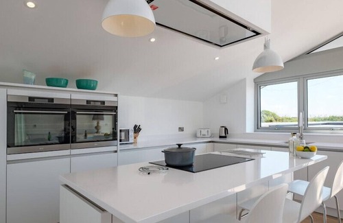 Polzeath Cabaña | POINT BREAK, family friendly, with open fire in Polzeath
