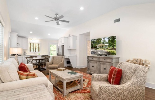 Fairhope Casa | Point Clear Cottage