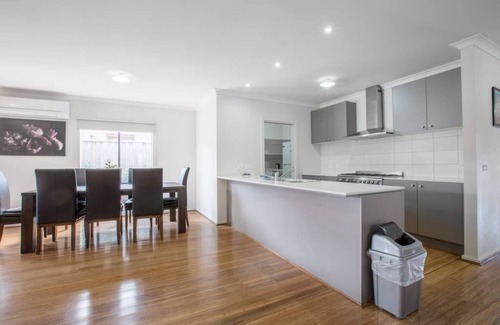 Point Cook Casa | Point Cook Home con una hermosa vista en agua salada
