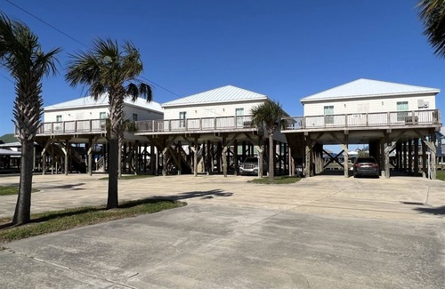 Golden Meadow Casa | Point Fourchon C - Island Realty