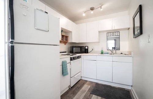 Roseville - Fleet Ridge Apartamento | Estudio Point Loma con cocina, entrada privada y patio privado