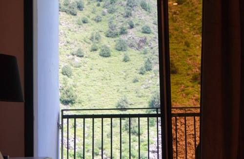 Miandam Hotel | Point One