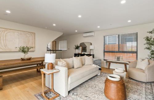 Point Loma Heights Casa | Point View Luxe by AvantStay 5BR Coastal Stay w En-suites Kitchen