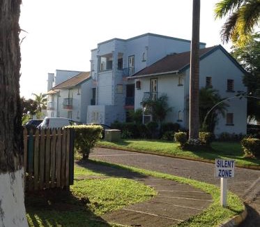 Orange Bay Complejo | Point Village Studio