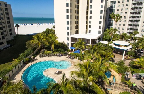 South Island Complejo | Pointe Estero Resort