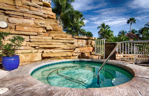 South Island Complejo | Pointe Estero Resort