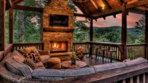 Ridgeline Vistas Casa | Points of View