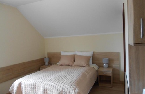 Rusinowo Casa | Pokój dwuosobowy nr 3 z prywatną łazienką L. Wójtowicz