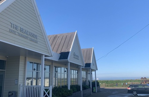Colchester Casa | Poker Dot Getaway 2 - Stay-play-getaway