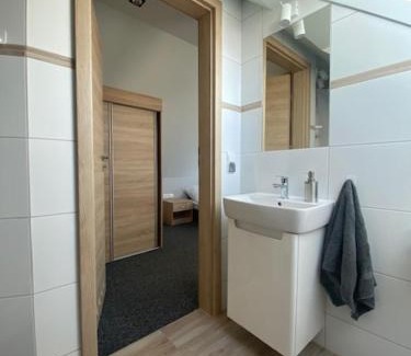 Dobrzen Wielki Casa | Pokoje do wynajęcia Massek