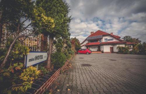 Chynow Casa | Pokoje gościnne Truskawkowa 1a