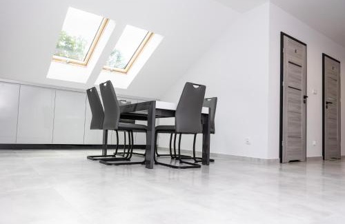 Jaroszow Apartamento | POKOJE JURAJSKI ZAKAMAREK