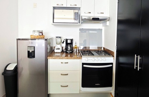 Granada Apartamento | Stylish Apt Park City Views HS Wi-Fi Mall