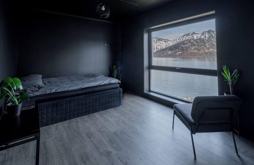 Botnhamn Casa | Polar Panorama Lodge