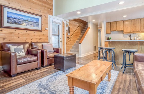 Overlook Park Casa | Pole House 15