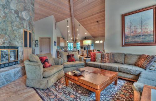 Overlook Park Casa | Pole House - Unit 1