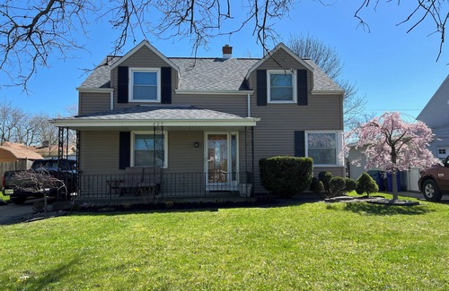 North Buffalo Casa | Polished & Modern Space in Amherst