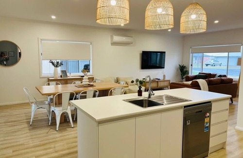 Waterhouse Casa | Pollie's - Pet Friendly Outside