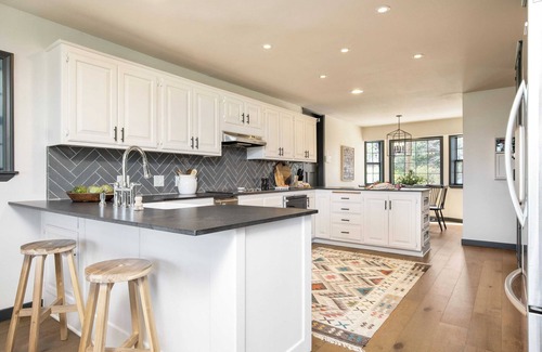 Lake Arrowhead Cabaña | Pollock by Avantstay Stunning Views w/ Movie Room, Hot Tub, Game Room & Large Balcony