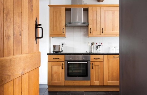Elterwater Cabaña | POLLYS COTTAGE, pet friendly, with open fire in Elterwater