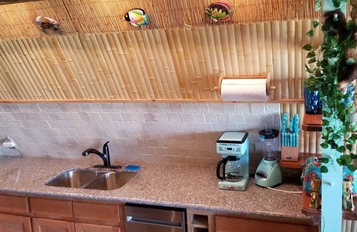 Freeport Casa | Polynesian Paradise - Summer Specials!
