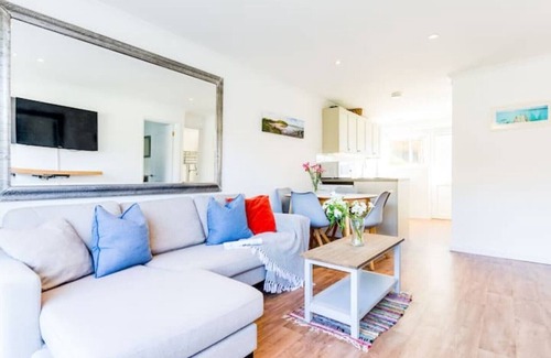 Polzeath Cabaña | Polzeath 2 Bedroom Renovated Cottage by Beach