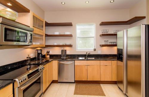 West Bay Casa | Pomegranate Cottage by Grand Cayman Villas & Condos