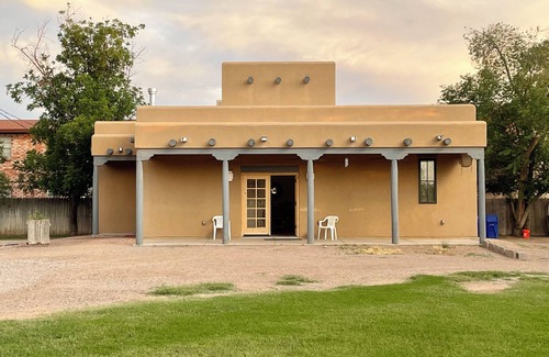 Mesilla Park Casa | Pomegranate Stand