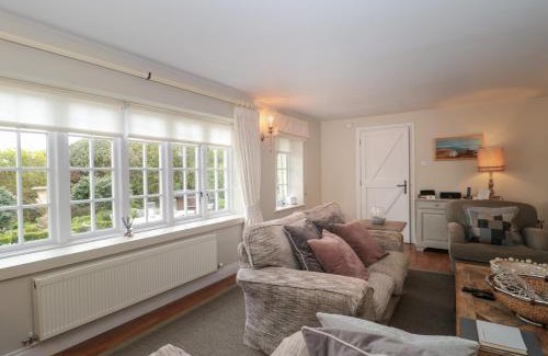 Shipton Gorge Casa | Pomme Blushe House