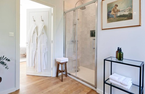 Saint-Emilion Casa | Pomœria: Una villa de lujo y un jardín escondido dentro del pueblo de Saint-Émilion
