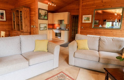Broadwoodkelly Cabina | POMONA LODGE 3, pet friendly, character holiday cottage in Winkleigh