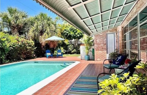 Garden Isles Casa | Pompano Beach conveniently located with pool