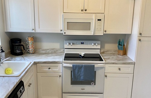 Garden Isles Casa | Pompano Beach oasis on the canal! Minutes from the beach.