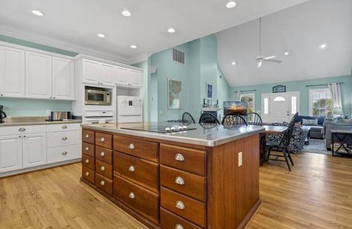 Edisto Island Casa | Pompano Pool House