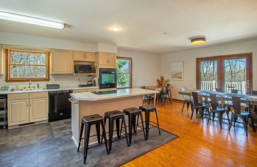 Elkton Casa | Pond Access, Game Room & Rec passes!