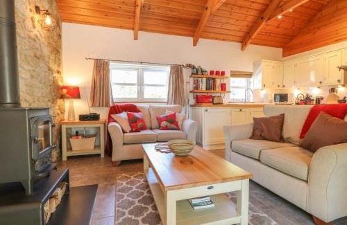 Mabe Casa | Pond Cottage