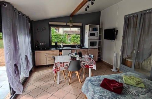 Laives Apartamento | Pond-side studio