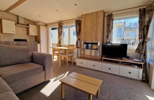 Hastings Apartamento | Pond-side tranquillity - Lakeside Rose Cottage
