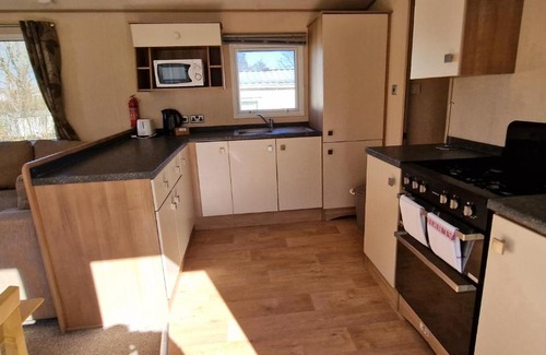 Hastings Apartamento | Pond-side tranquillity - Lakeside Rose Cottage