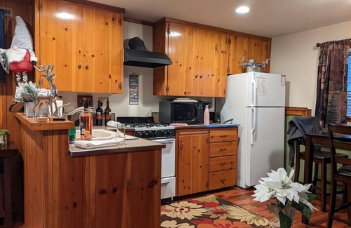 Twain Harte Cabina | Ponderosa Paradise, GORGEOUS Studio W/ Private Entrance, Walk To Town