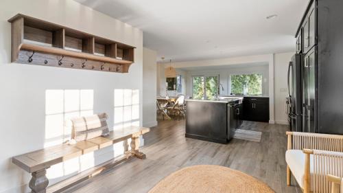 Charlestown Casa | Pondfront Retreat Near Beaches
