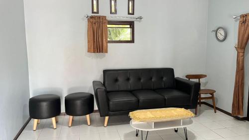 Batu Karas Casa | Pondok Jumleng Ciburial Pass