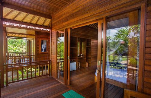 Mushroom Bay Hotel | Pondooks Joglo