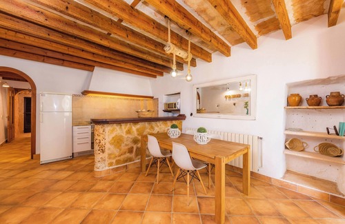 Llucmajor Casa | Casa de vacaciones 'Ponent' con vistas a la montaña, piscina compartida y Wi-Fi