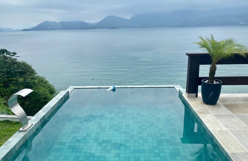 Biscaia Casa | Ponta Leste - Beautiful house in a gated community with pier and beach 🏝.