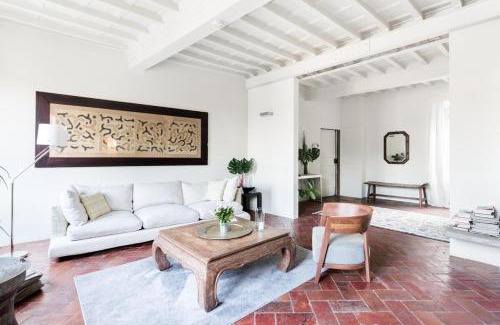 Oltrarno Apartamento | Ponte Vecchio Flat Overlooking Piazza della Passera