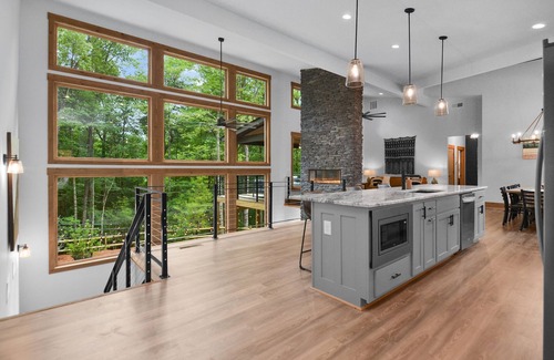 Ellijay Cabina | Pool!!! 5BR Mountain Modern Luxury in Ellijay! Must See!
